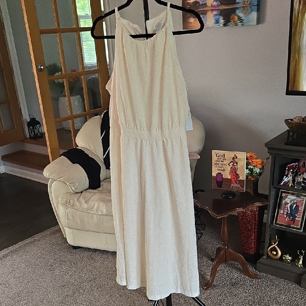London Times Cream Halter Maxi Dress ✨️ ⭐️  NEW   ✨️  ⭐️    SIZE 14W